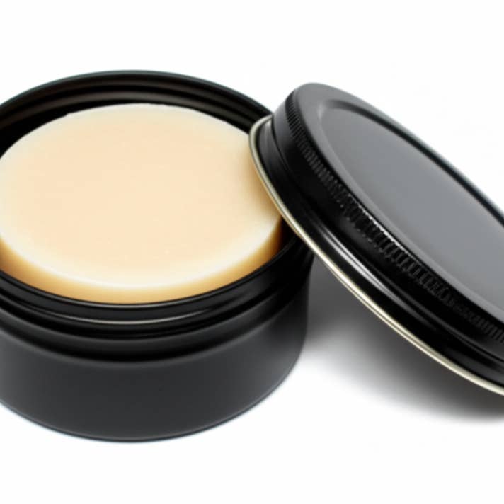 Die Distinguished Shave Soap - 4oz Schwarze Dose für den Großhandel von Essentially NOLA Soap Works