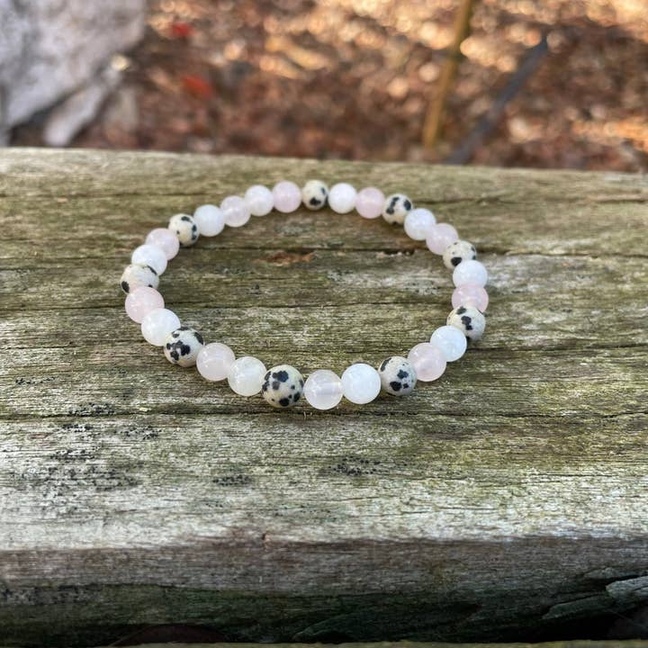 Triple beskyttelse elastisk armbånd med rosenkvarts, dalmatiner Jasper og månesten for engroshandel hos Boutique Bohème