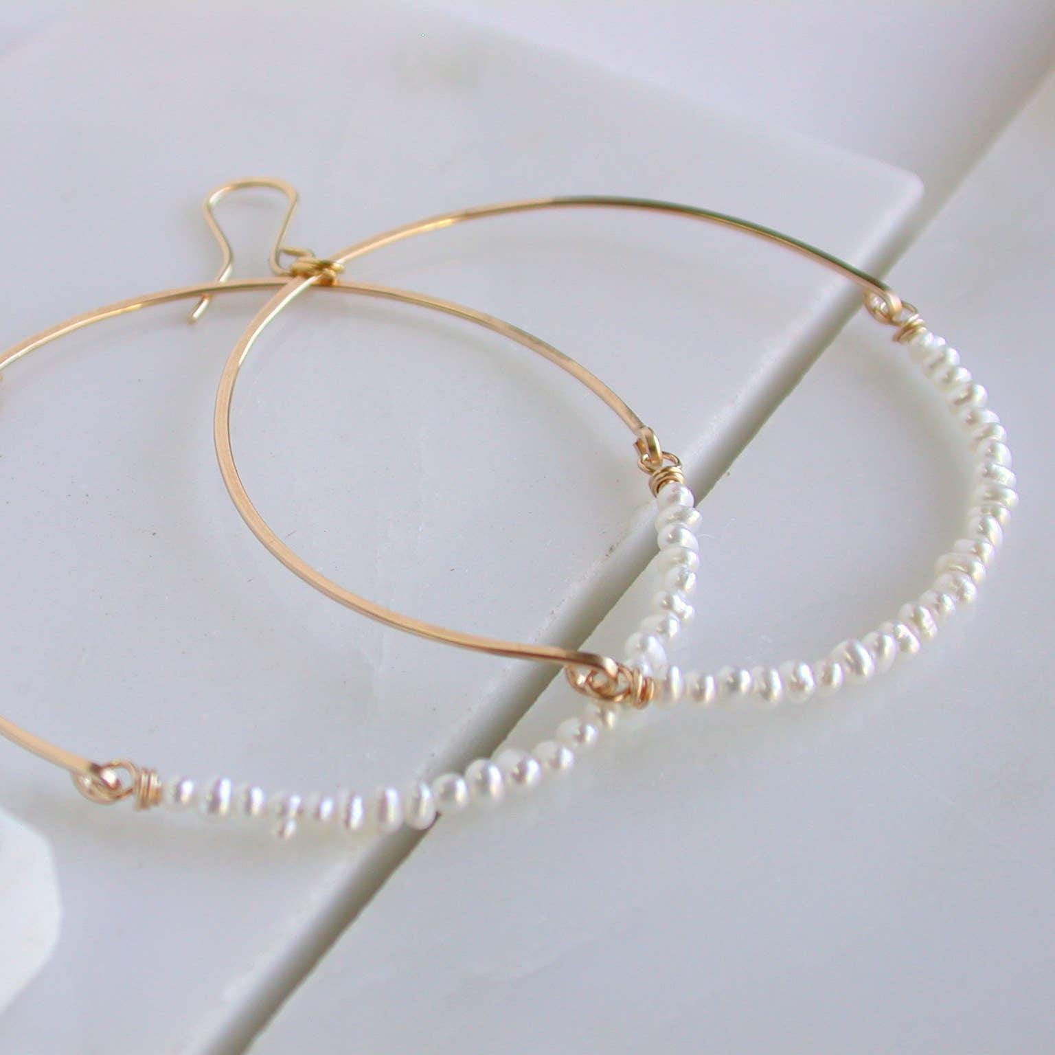 Linda Trent Jewelry - Vendita all'ingrosso Orecchini a cerchio - Cerchi di perle. Scegli tra tre misure.3