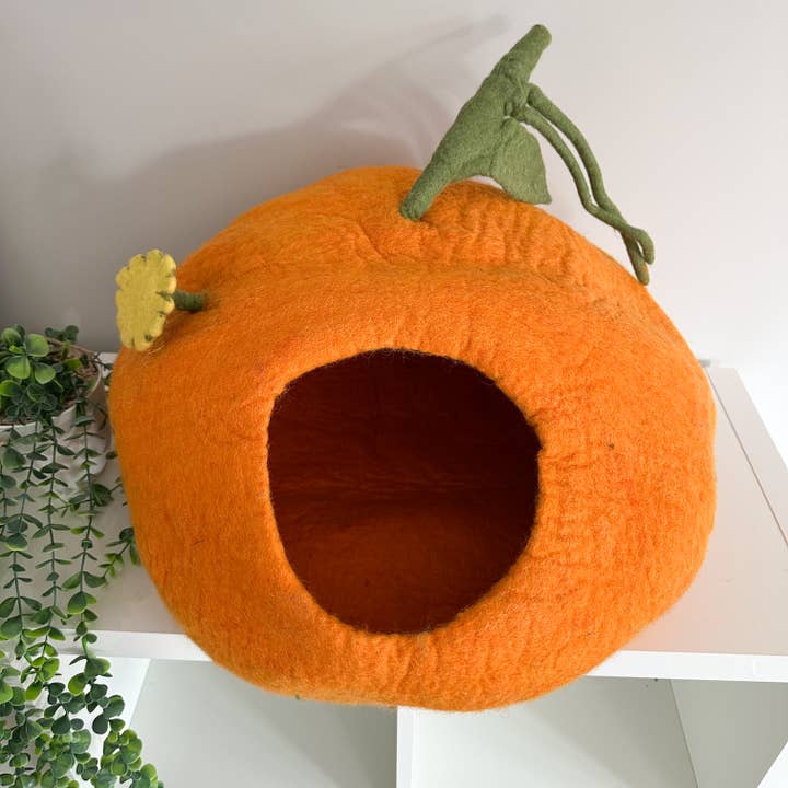 Sewing Seeds Play - Wholesale Pet Cave - Cat/Dog - Pumpkin Felt Pet Cave / Pet Bed