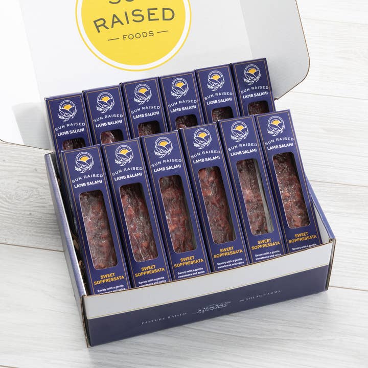 Caisse de 12 salamis d'agneau Soppressata pour la vente par Sun Raised Foods