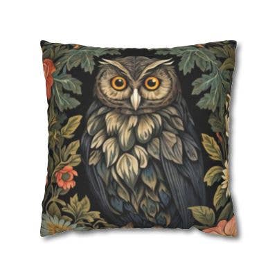 Décoration d'intérieur - Coussin décoratif en forme de hibou de 18 x 18 pouces pour la vente par Upside Down Owl Farm