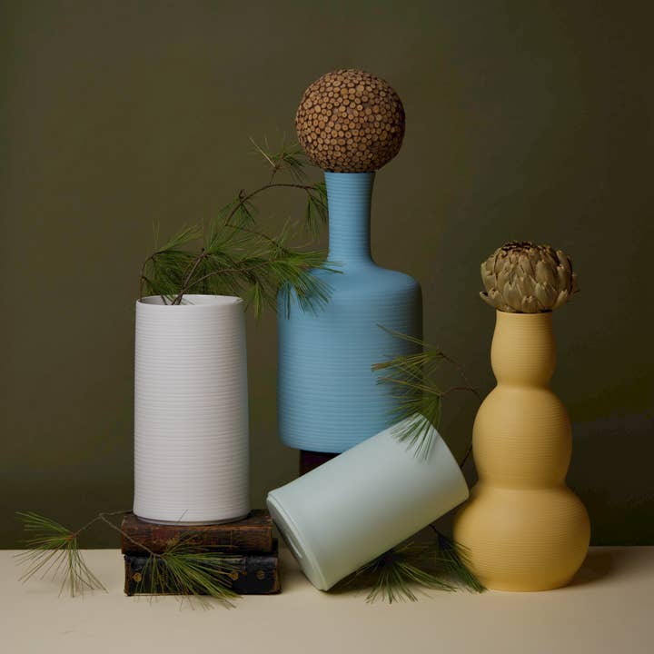 Middle Kingdom - Wholesale Vase - Cold Mountain Matte Porcelain Vase - Small2