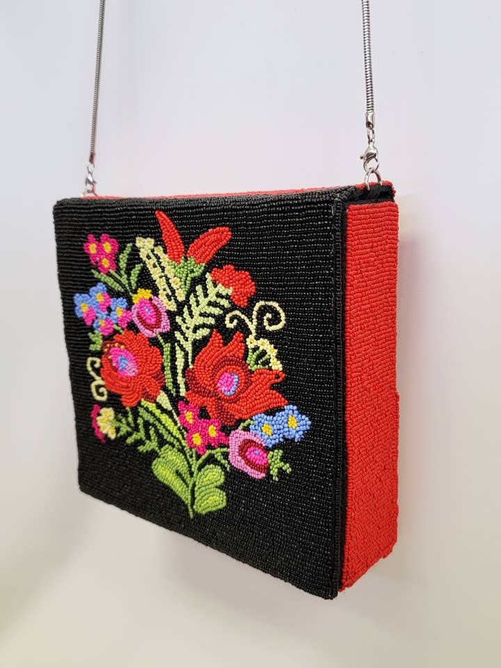 BORSA A SCATOLA CON PERLINE PARADISE 01 per la vendita all'ingrosso da parte di Ricki designs