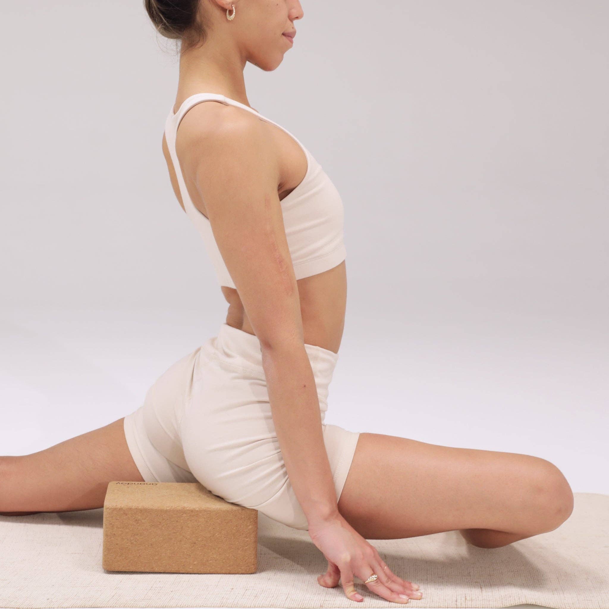 Ananday - Wholesale Yoga Block/Bolster - Cork Yoga Block3