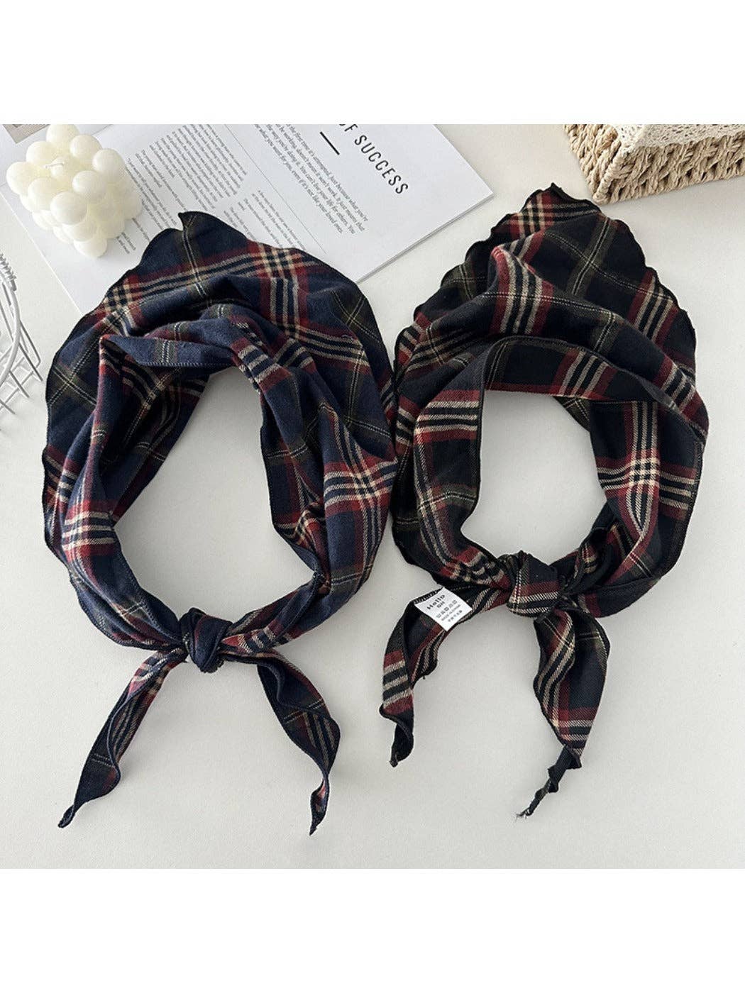 Funkyrel® Atzbranding Limited - Wholesale Scarf - Women's - Scarvii - Vintage Plaid Triangle Scarf2