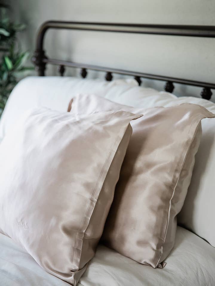 CHARMEUSE SILK PILLOWCASE SET for wholesale by YALA