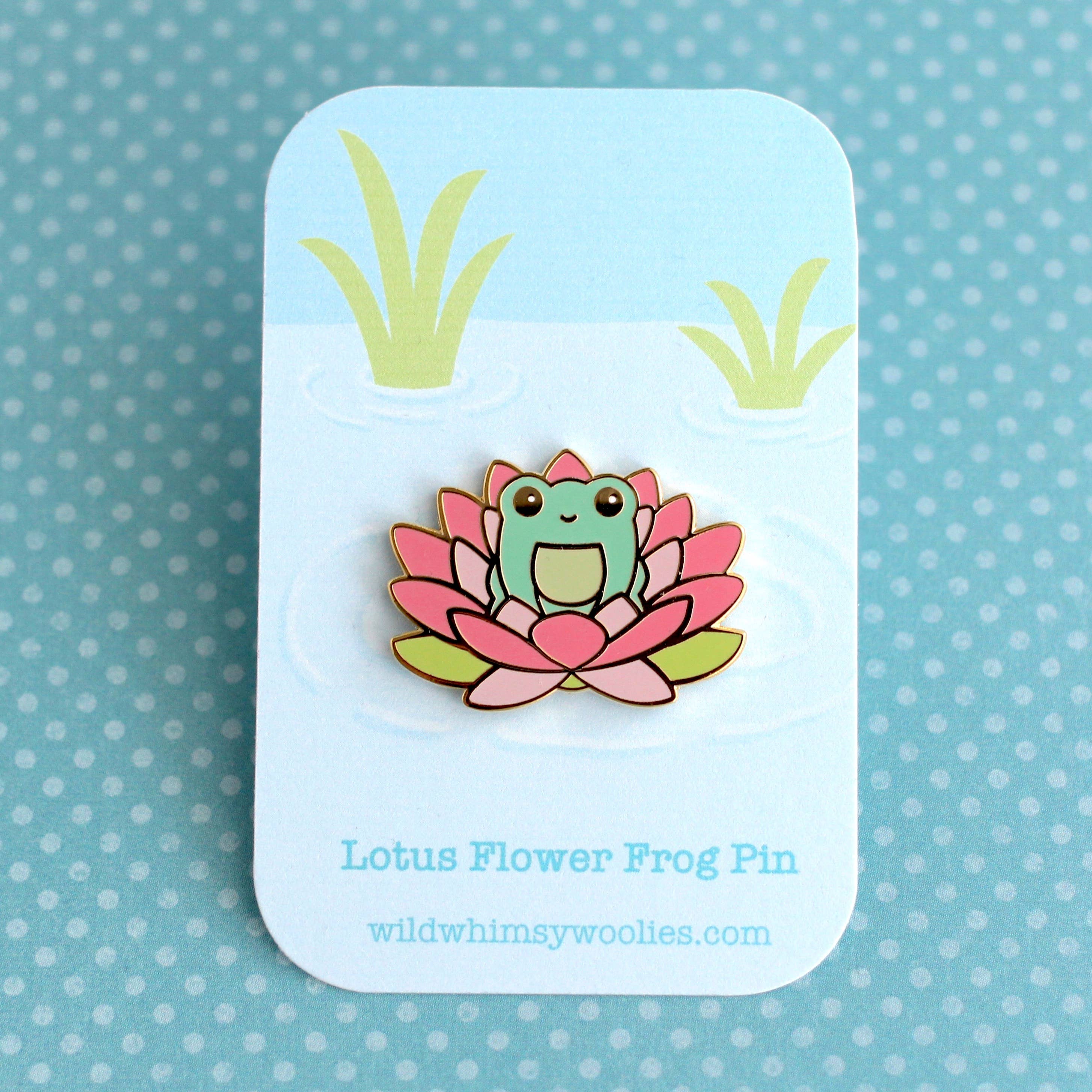 Wild Whimsy Woolies - Vente Épinglettes/boutons - Épinglette en émail fleur de lotus rose. Épinglette Woodland Animal3