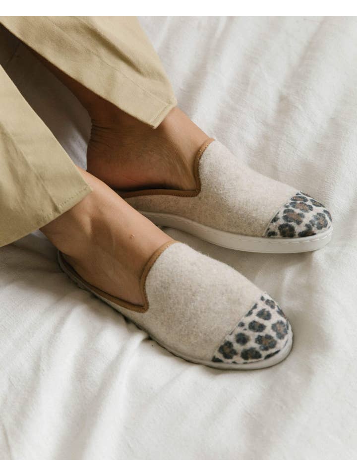Angarde - Wholesale Mules - Women's - Women's wool mule, beige leopard