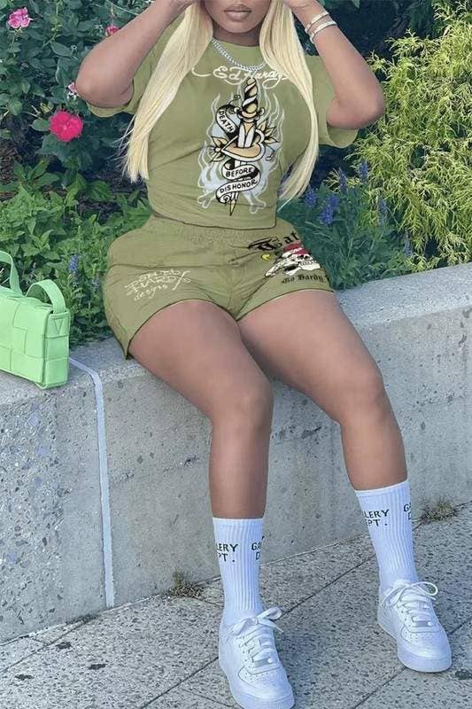 Queen Fashion - Wholesale Top & Skirt Set - Women's - graphic t shirt and shorts set1