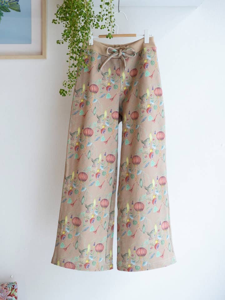 Pantaloni 'Floral Medusa' | caffè per la vendita all'ingrosso da parte di aesthete-kidswear