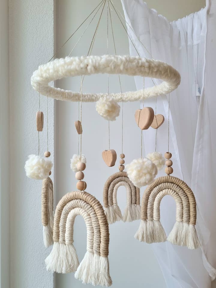 Baby Mobile macramé in lichtbeige voor wholesale door Teddi Bebe