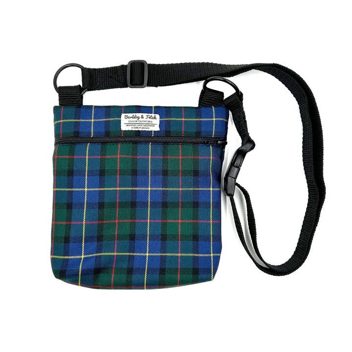 Barkley and Fetch – wholesale Pet treat bag – Dog – Gunn Tartan Dog Walk and Treat Bag1