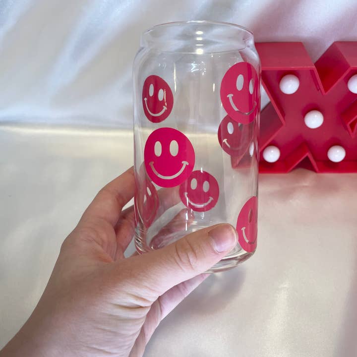 Tasse de Saint-Valentin Pink Smiley | Verrerie Preppy Trendy pour la vente par StellaJude