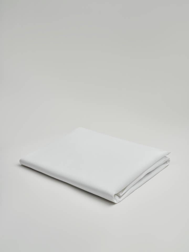 Low Profile Organic Cotton Fitted Sheet - Cool + Crisp Percale for wholesale by Takasa