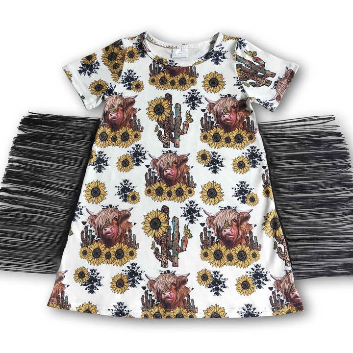 Robes western pour filles avec pompons en forme de vache et tournesol des Highlands pour la vente par Yawoo Garments