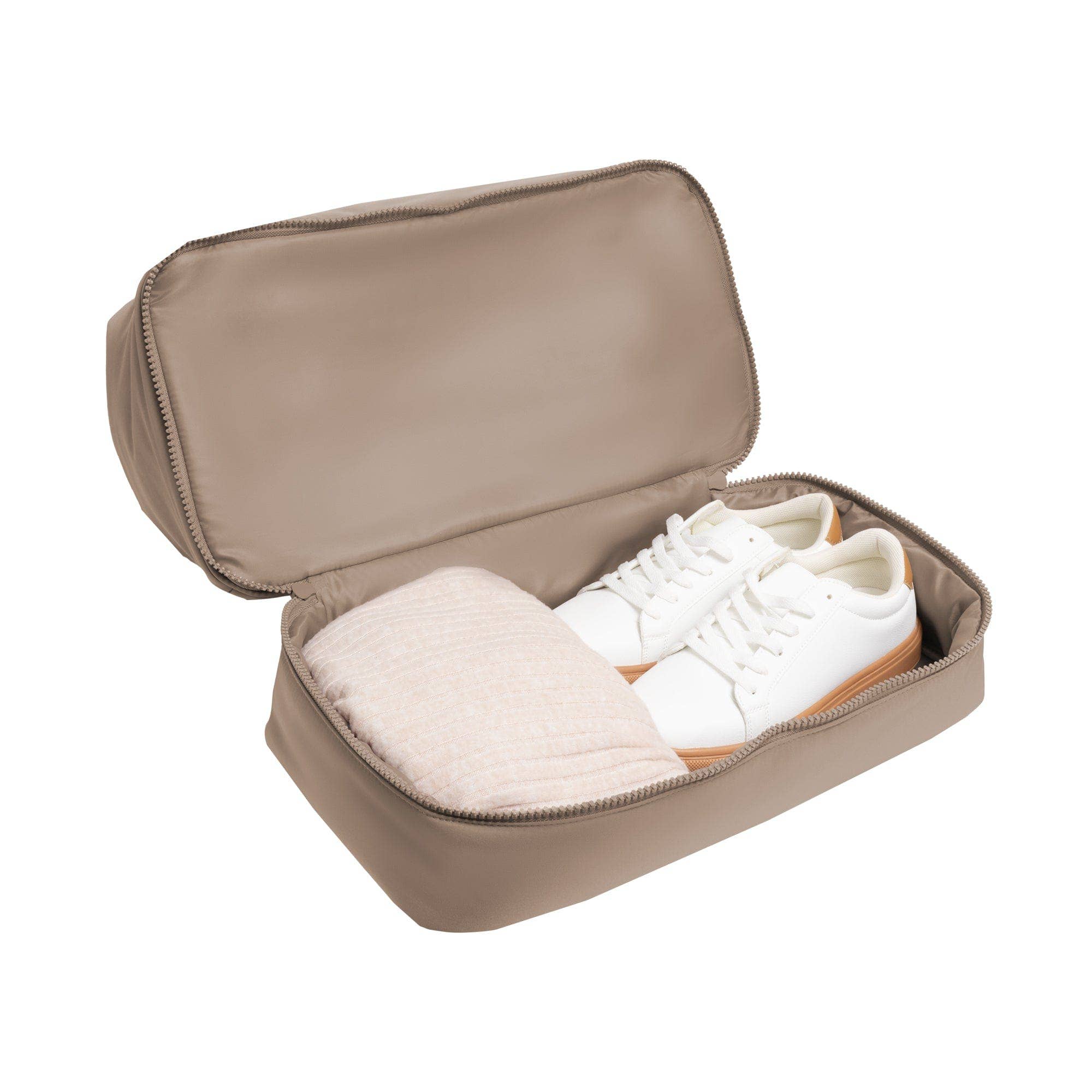 Magid - Wholesale Weekender Bag - Women's - Joan & David 18 Inch High Density Sport Nylon Drop Bottom Duffel Bag65