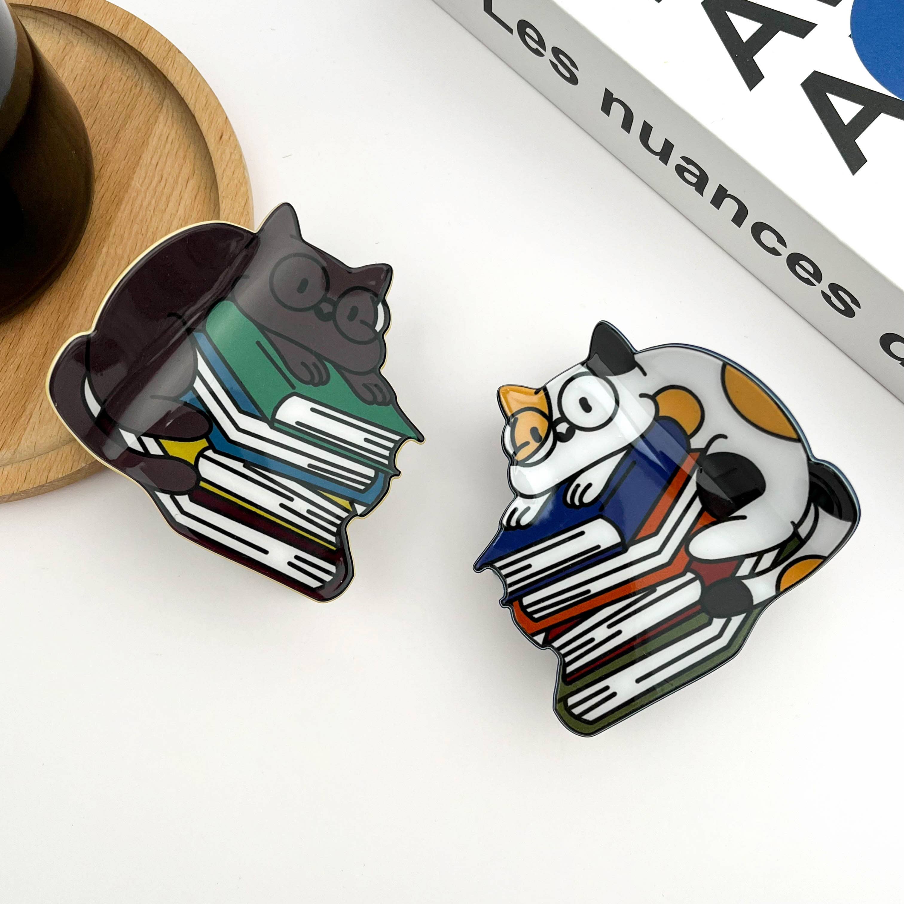 TheDivaSoap - Wholesale Hair Clip - Women's - Cat on Book Stack Hair Clip1