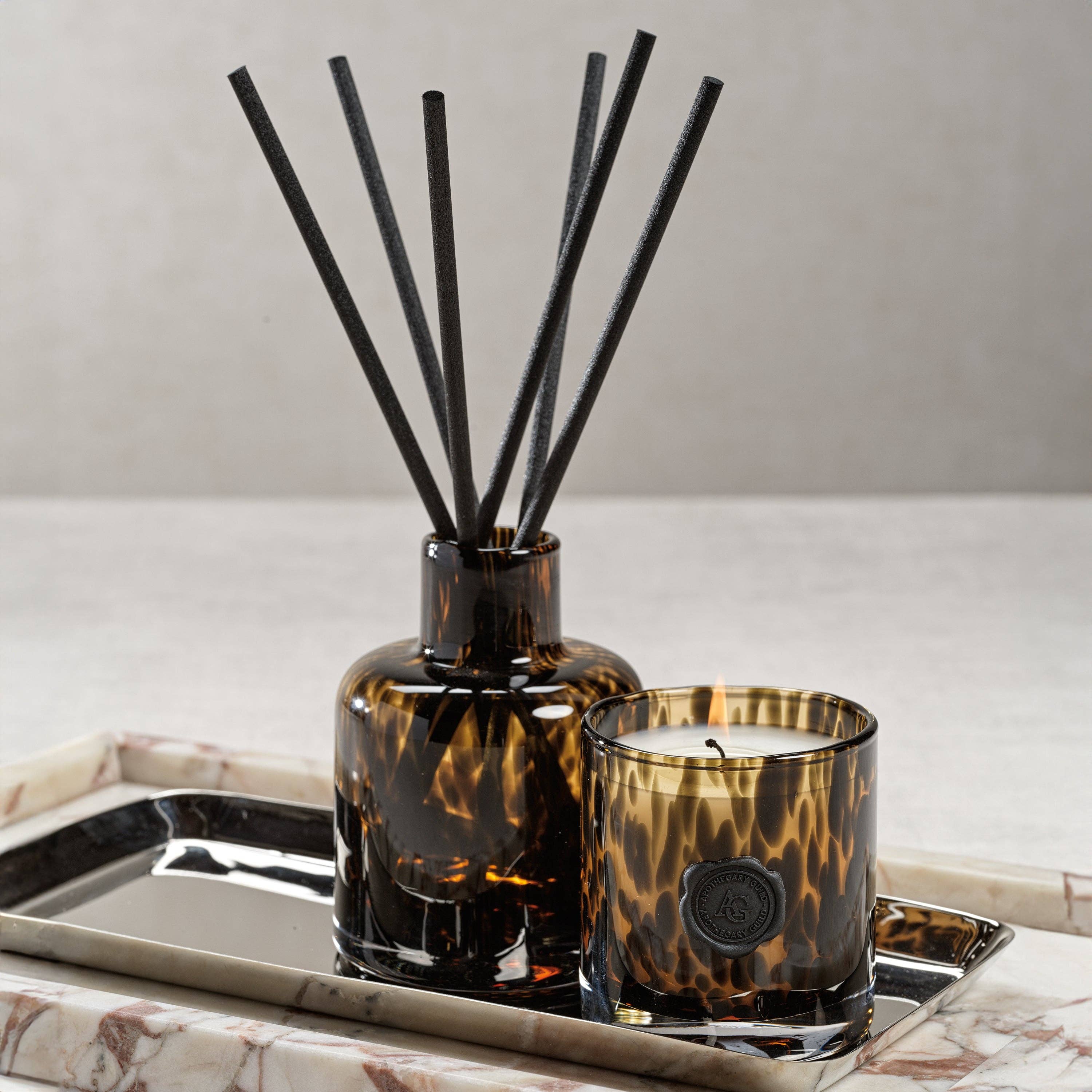 Zodax – Vela em jarro/copo por atacado – Vela Mini Frasco de Vidro Opal Boticary Guild em Caixa de Presente9