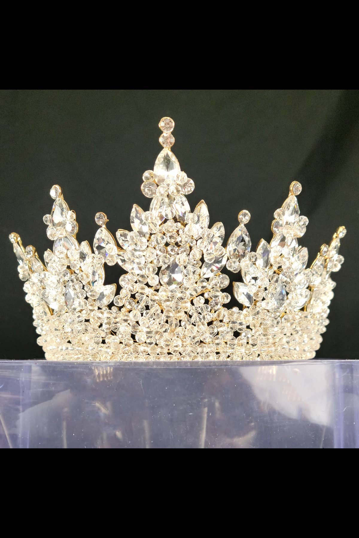 Chicas - Wholesale Tiara - Women's - Beautiful metal tiara with crystal balls and jewels HT9778