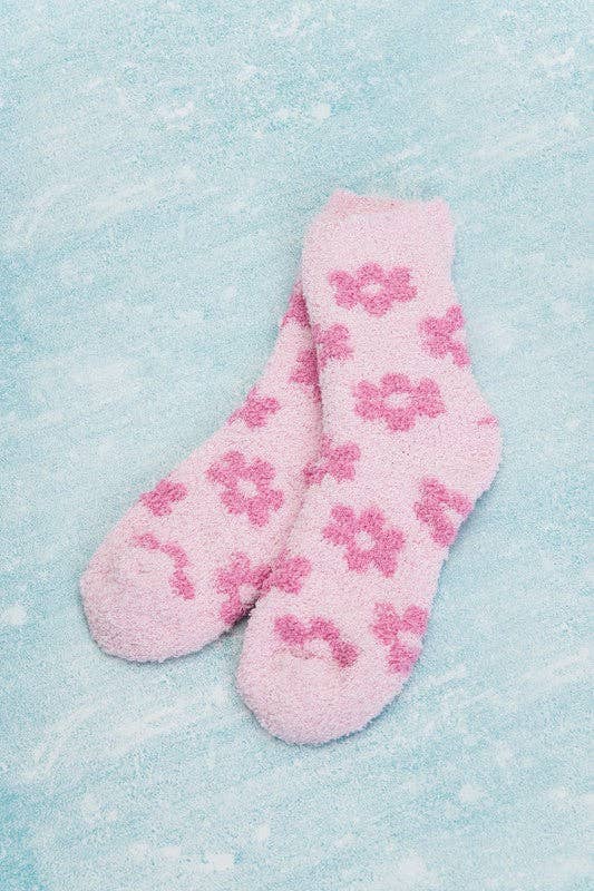 JOSSLYN by wall to wall - Wholesale Socks - Women's - WARM CORAL FLEECE PLUSH DAISY FUZZY SOCKS | 40S020470