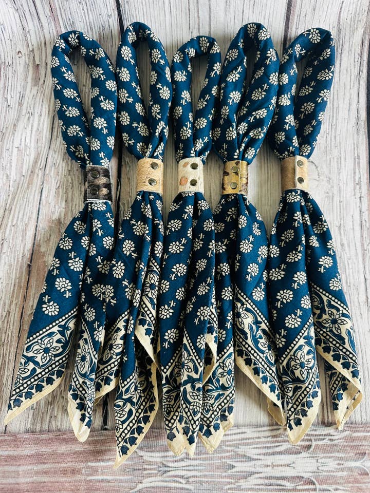Bandanas Floraux Bleus pour la vente par Boots Are My Roots