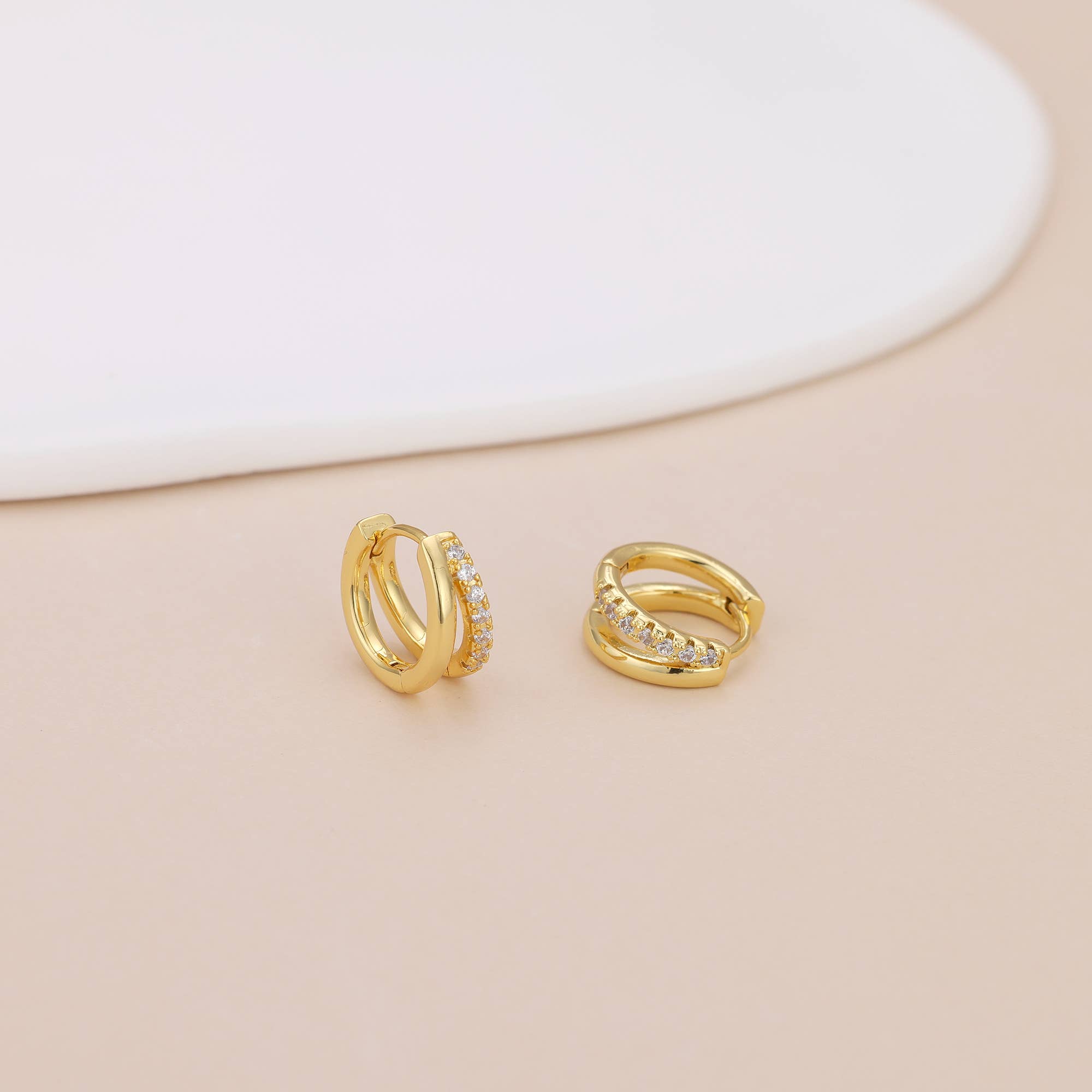 Melange Blanc – wholesale Huggie earrings – E182 double hoop huggie earring, double hoop earring5