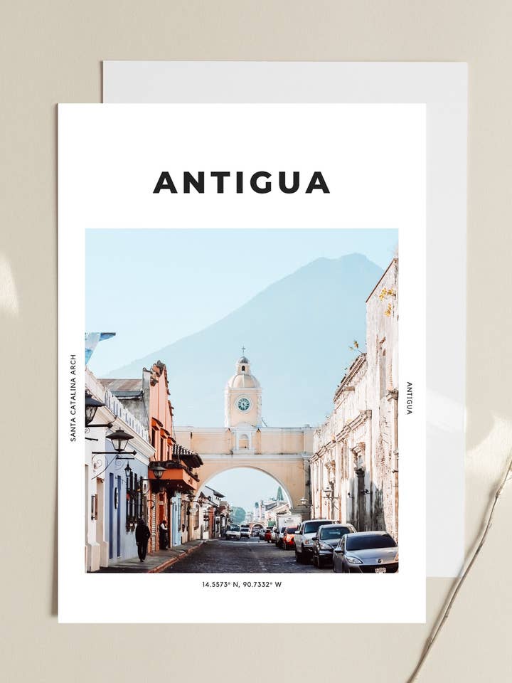 Antigua 'Volcán de Agua' Drucken für den Großhandel von The Travel Edit
