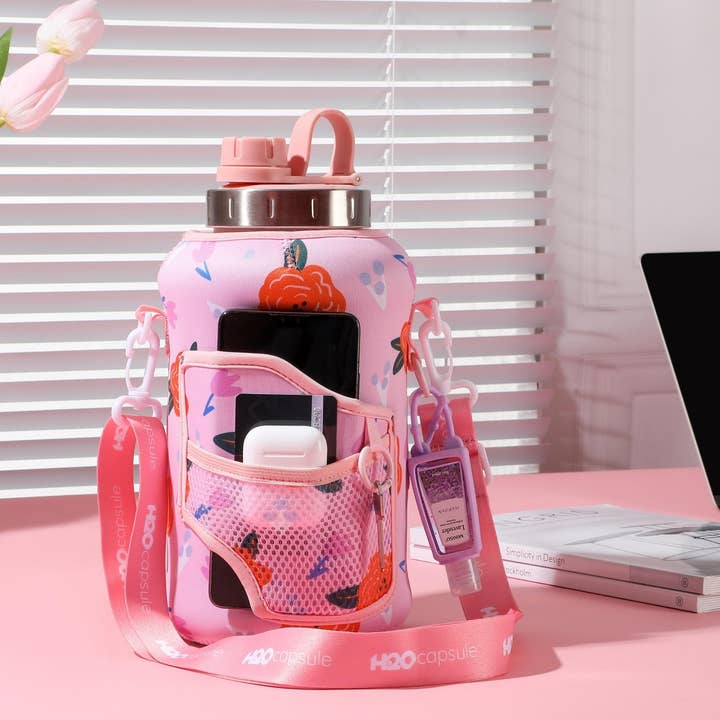 H2O Capsule – Engroshandel Vandflaske – Poppy Love - Wide Mouth carry-all - Halv Gallon vandflaske med opbevaringsmuffe og aftageligt halm