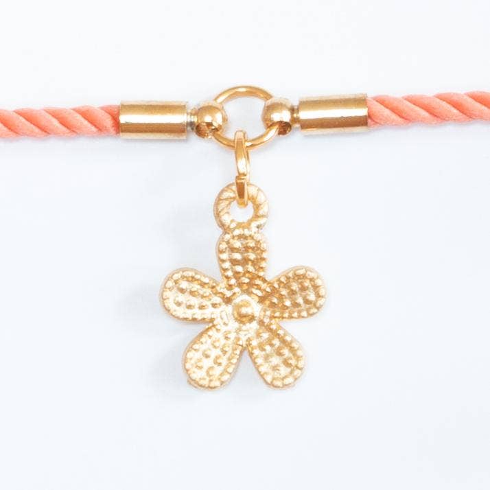 Bracelet à breloques fleur pour la vente par Paper People