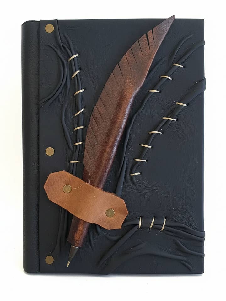 Journal en cuir noir et chocolat avec clé et stylo offert pour la vente par ML Marcaleather