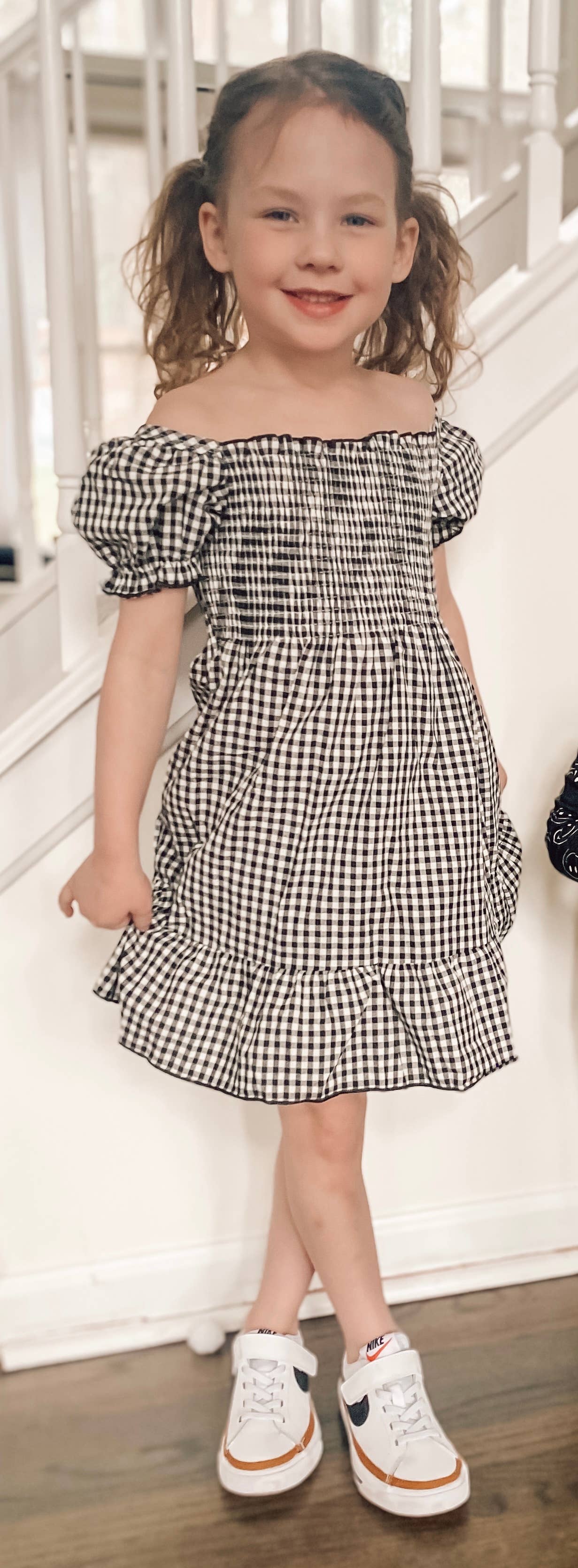 Melt Children's Clothing – Engroshandel Kjole - Børn – Sort Gingham kjole1