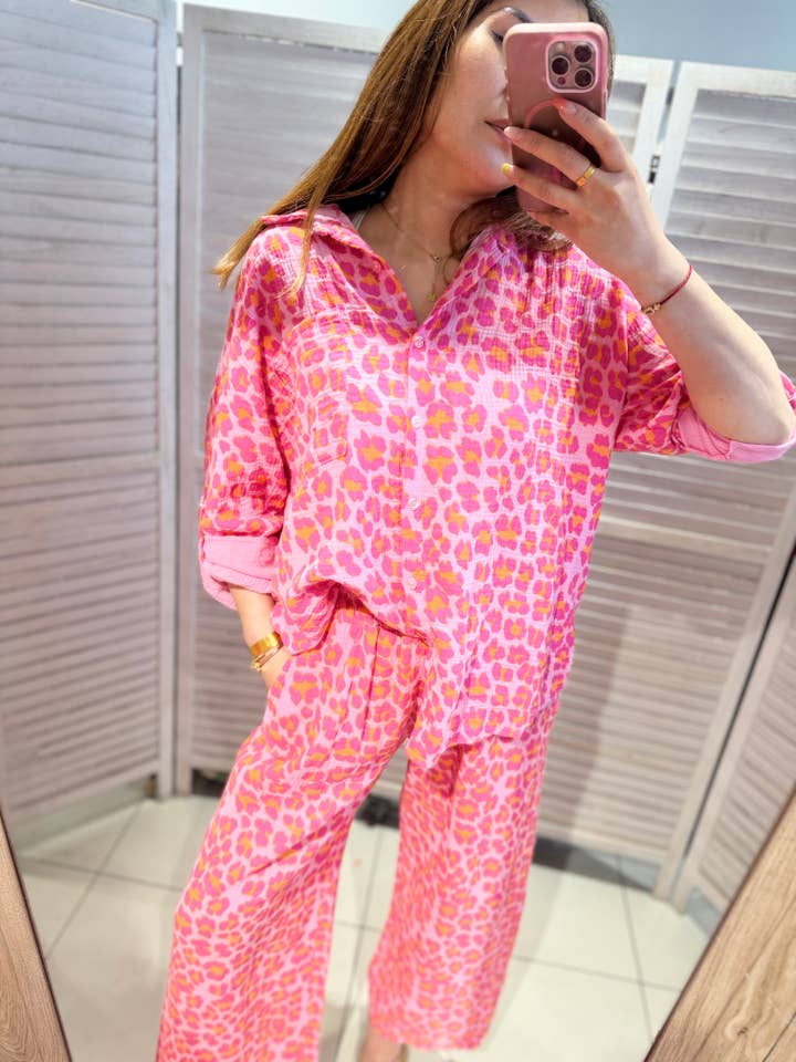 Camisa cuello clásico efecto lino estampado leopardo - M1295-2 para venta al por mayor de VICTORIA&ISAAC