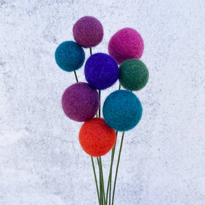 Sæt med 8 filtuldblomsterkuglebuket efterårsjuveler for engroshandel hos Oakwind Hollow