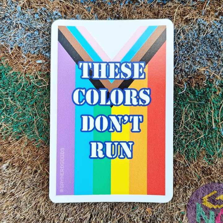 Autocolante Cores Não Fogem por atacado de Gay Nerd Goods