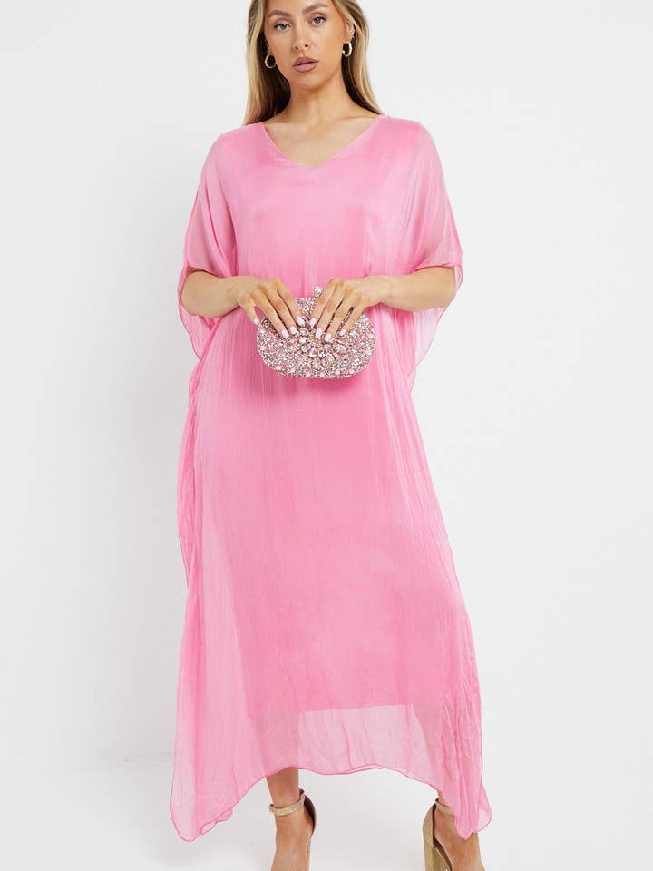 Robe caftan maxi en soie rose pour la vente par Aftershock London