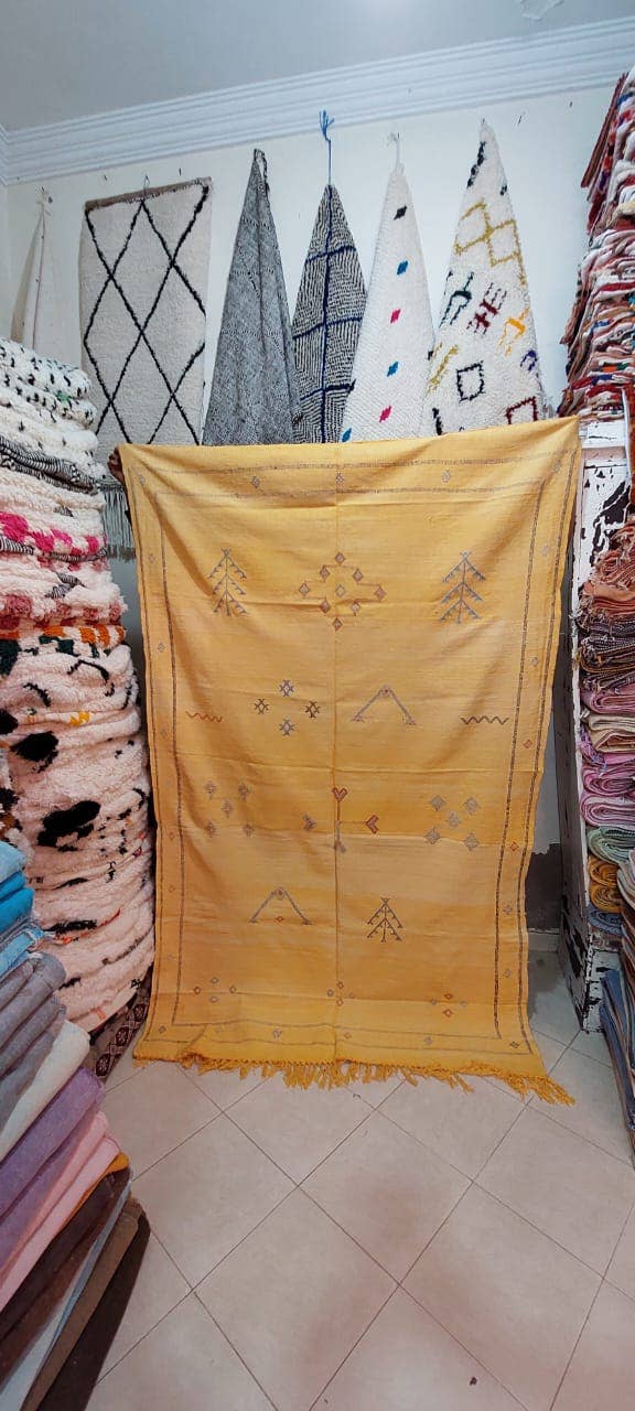 Maroccarpets Poufs and pillows wholesale +31648976894 – wholesale Area rug – New HANDMADE MOROCCAN Cactus Silk Rug27