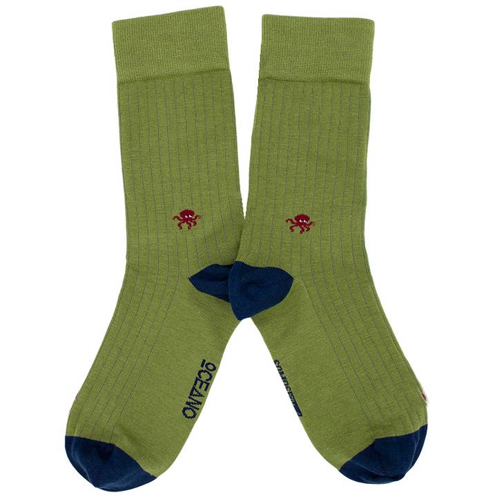 Plain green socks Octopus for wholesale on Faire0