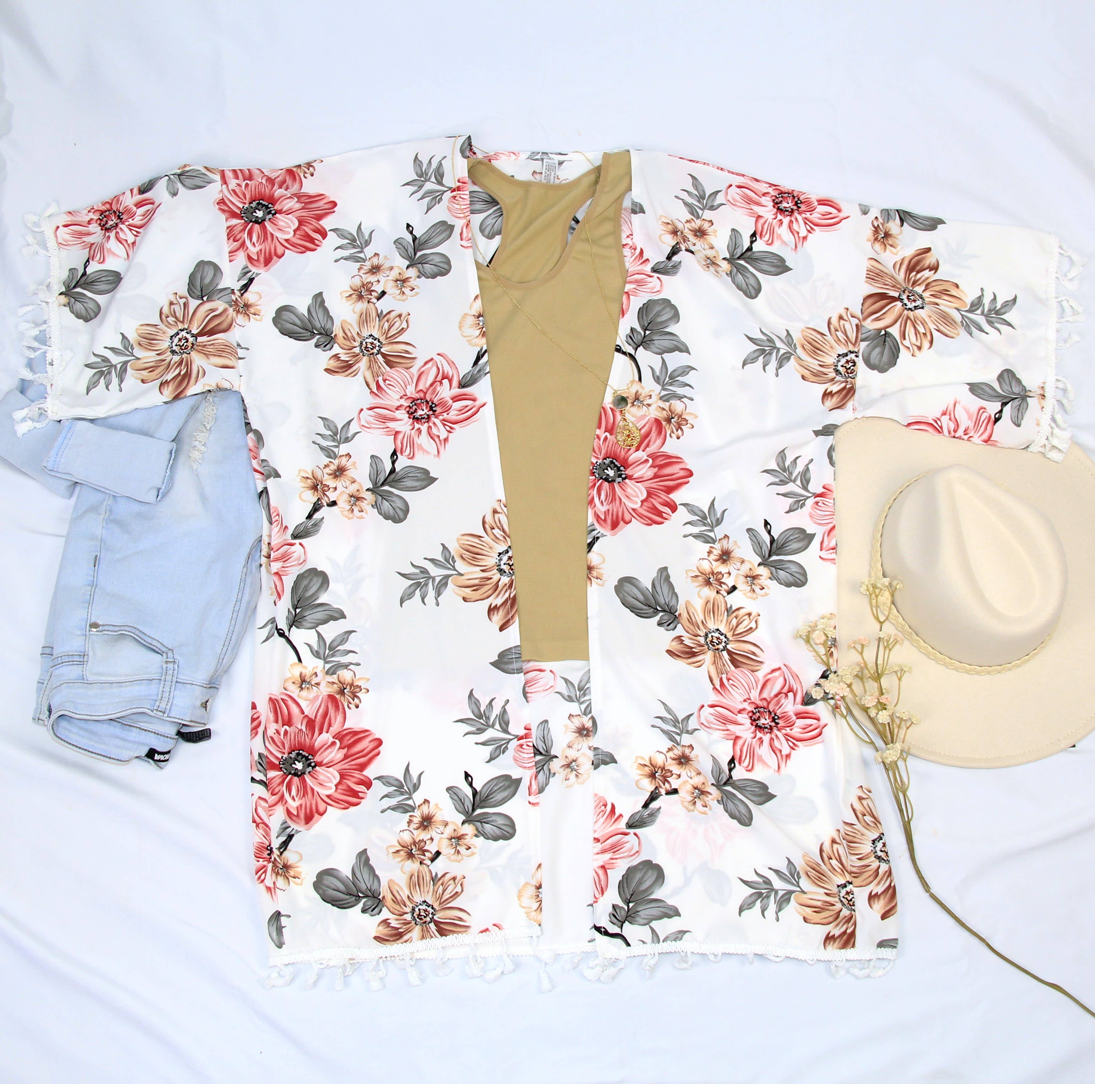 Justin & Taylor – wholesale Strandkläder – Dam – With Love, Rose | Blommig baddräkt med tofs3