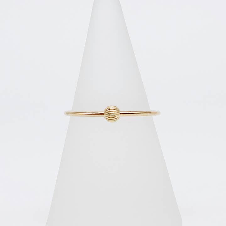 Anneau d'anxiété n° 1 | Bague Fidget remplie d'or 14 carats pour la vente par From Brooklyn With Love