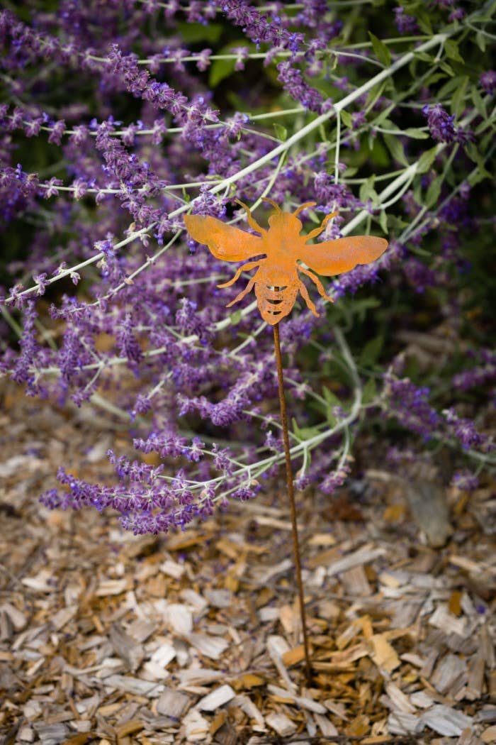 Elegant Garden Design – wholesale Gräspiggar – Bee Pick - detaljerad silhuett av honungsbi för trädgårdsdekoration10