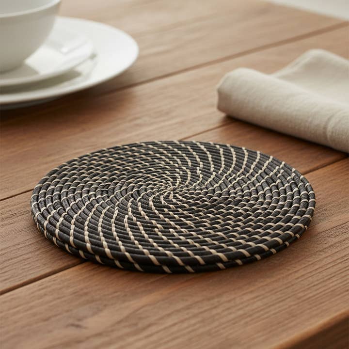 Shebobo – Großhandel Platzdeckchen – Dabu runde Spiralscheiben-Untersetzer und Platzsets aus Raffia-Stroh4