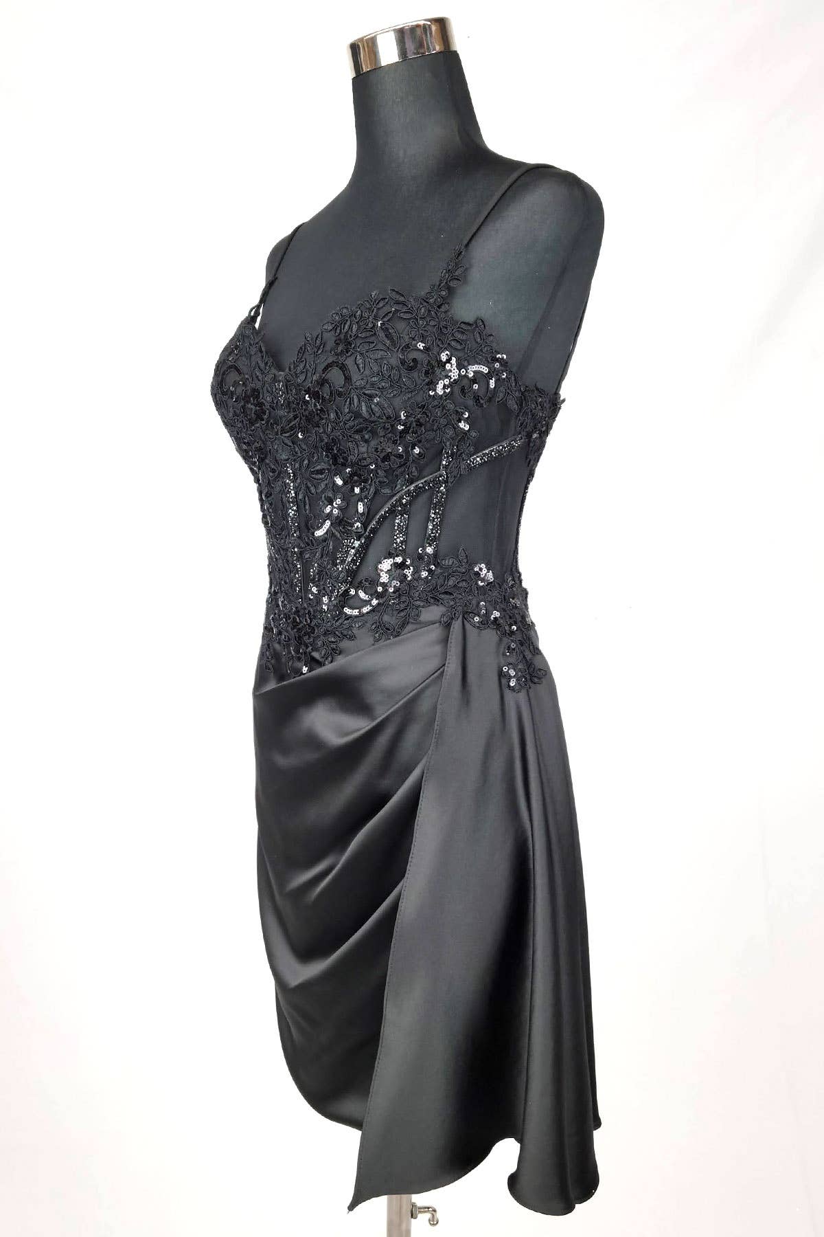 Chicas - Wholesale Dress - Women's - Short Dress With Sequins and Embroidery. C3552