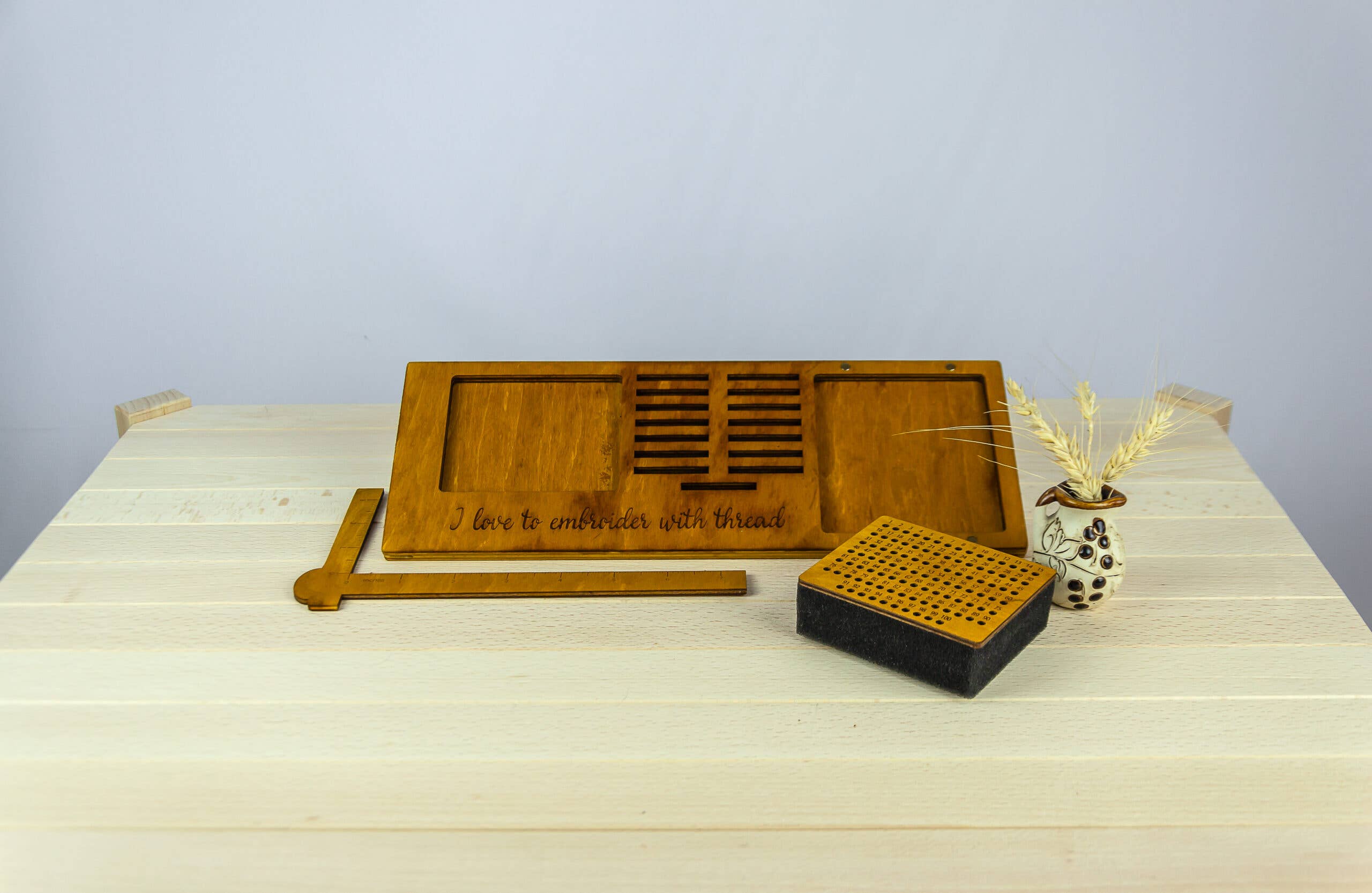 Embroidery craft - Venta al por mayor Material para bordado/punto de cruz - Soporte para bobinas/carretes con imán para agujas 15 ranuras3