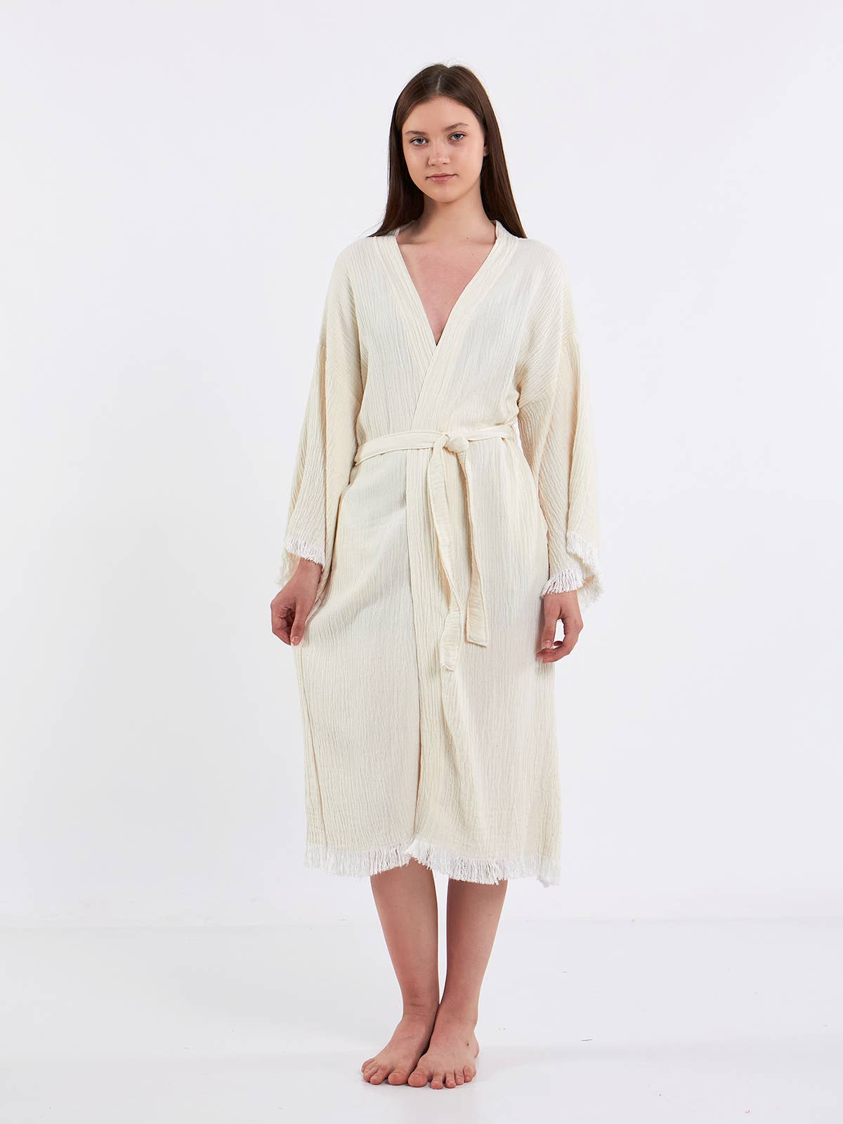 Yaz Concepts – Großhandel Kimono – Damen – Weißer Kimono-Bademantel mit Braut-Schriftzug für die Brautparty1