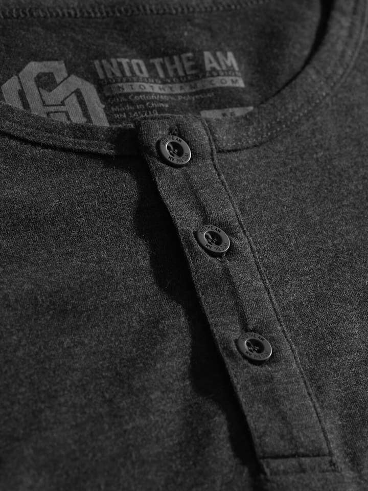 INTO THE AM – Großhandel T-Shirt – Herren – Langarm-Henley-Shirt für Herren (Marke)45