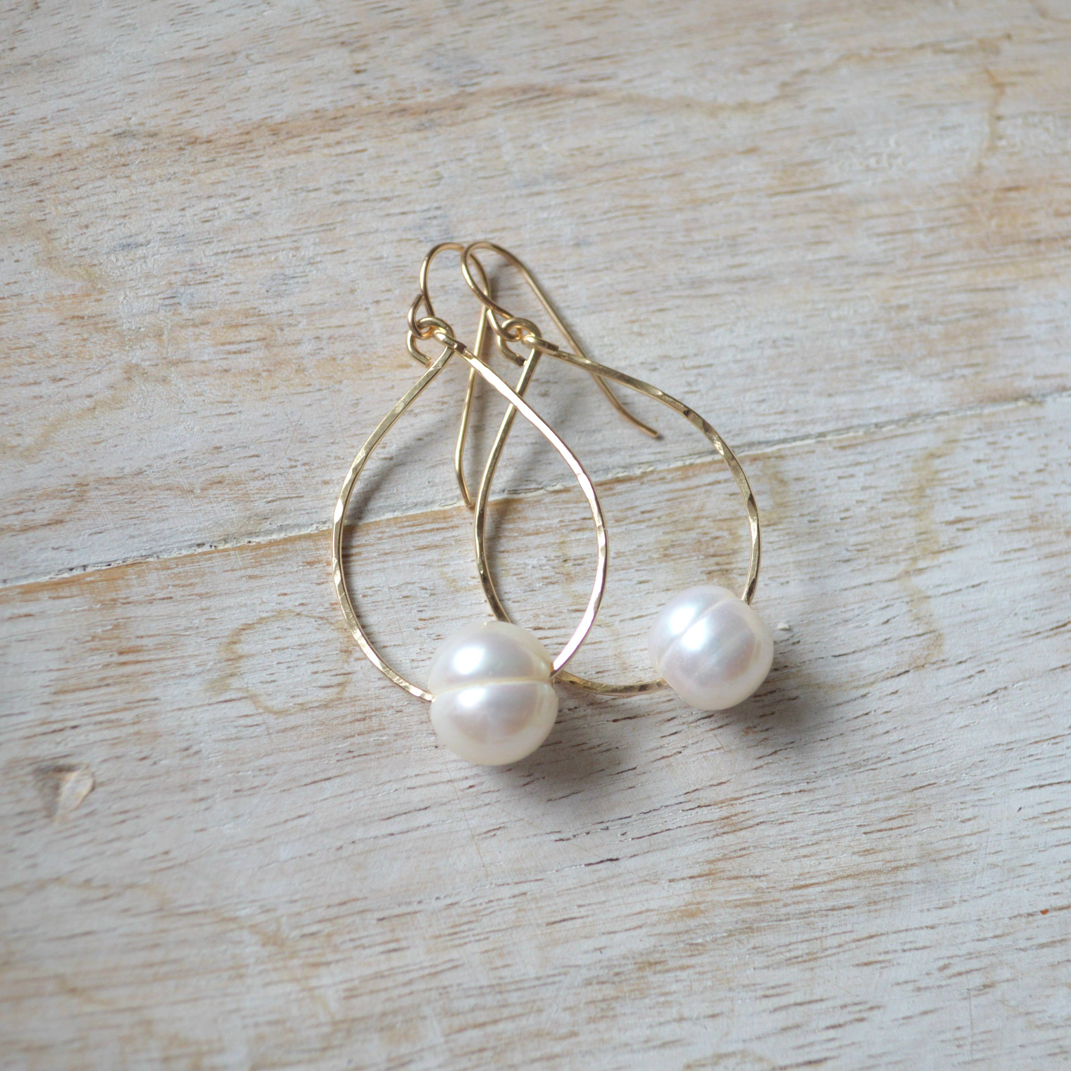Freshwater Pearl Earrings for wholesale on Faire9