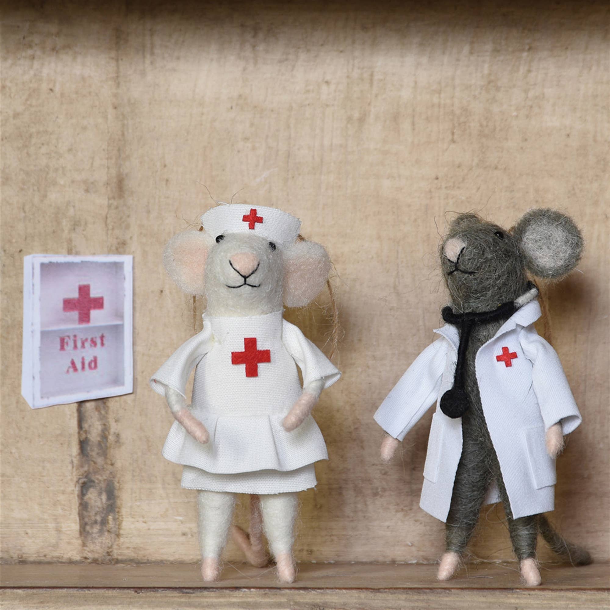 HomArt - Wholesale Ornament - Nurse Mouse3