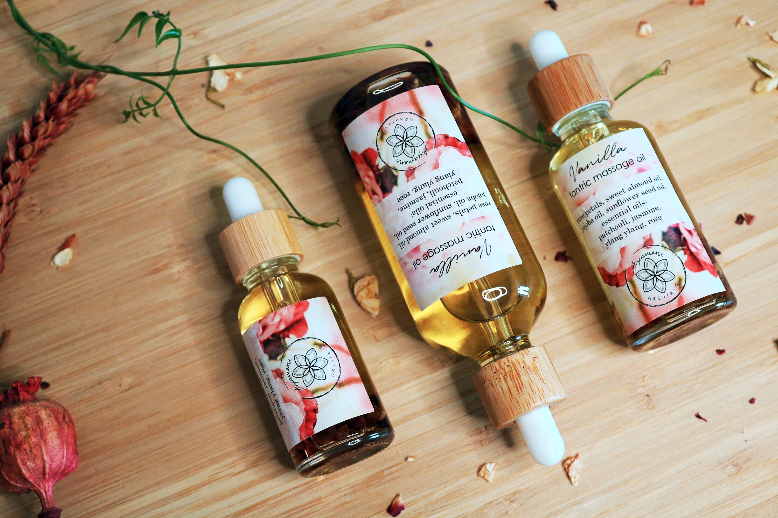 Ayamani Naturals - Vendita all'ingrosso Olio/gel per massaggi - Olio da massaggio sensuale "Vanilla" tantrico, con petali di rosa9