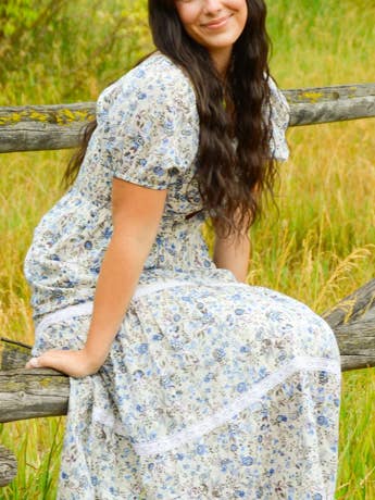 De Meadowlark-jurk voor wholesale door Cotton & Rye Outfitters